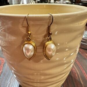 Elegant Gold and Pearl Drop Earrings